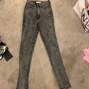 VIBRANT BLACK JEANS!